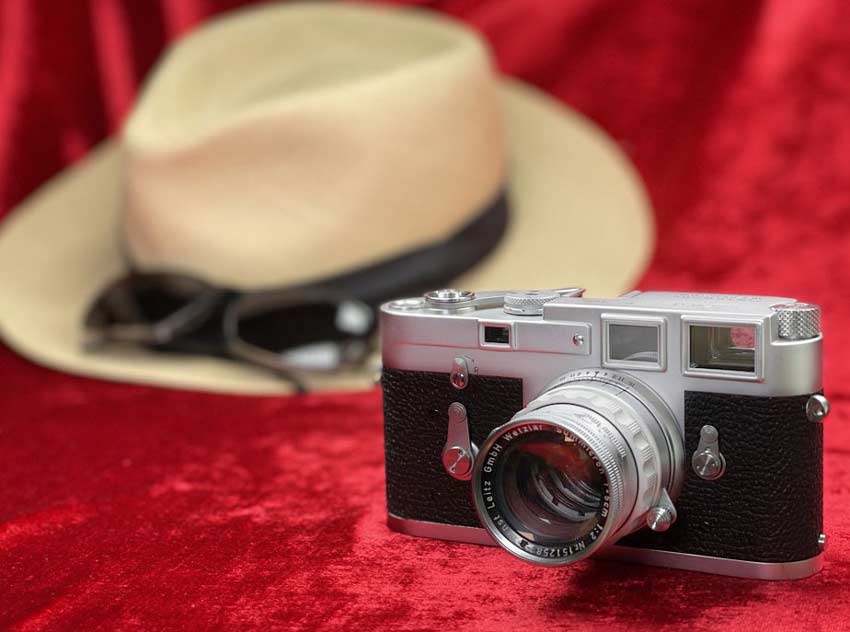 Leica M3 mit 50mm Summicron, diese Kamera gehört zum Leica M-System