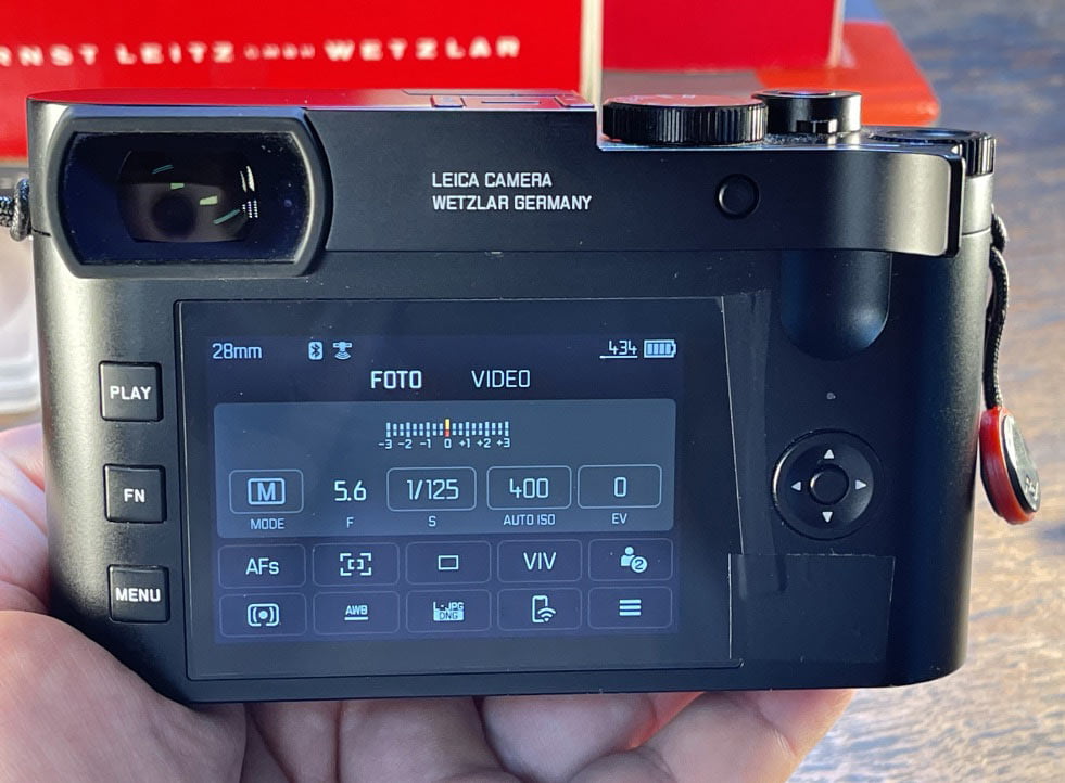 Leica Q2, Displayanzeige