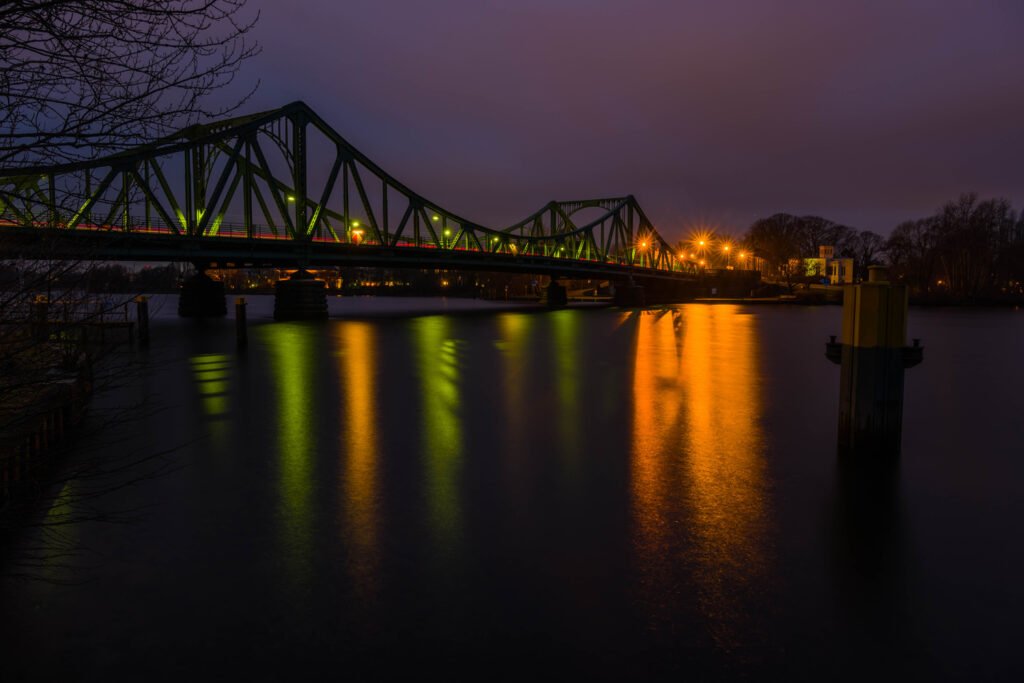 Leica SL2: Glienicker Brücke auf Abend