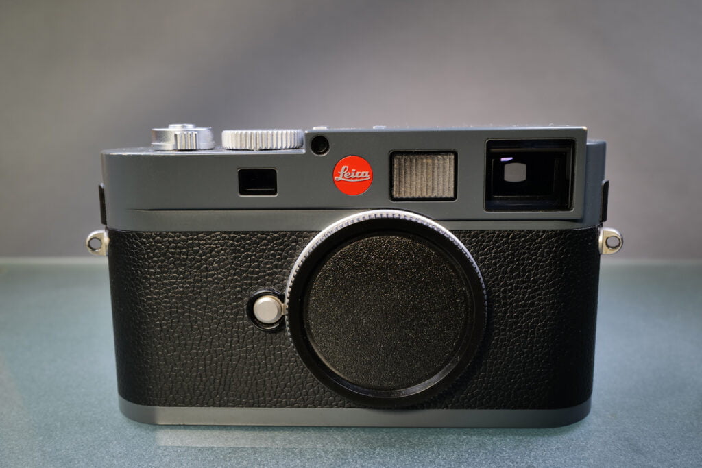Leica M-E, eine Schönheit in anthrazitgrau