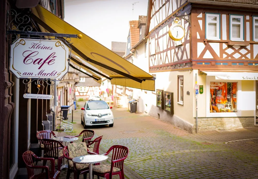 Café-Szene in Braunfels
