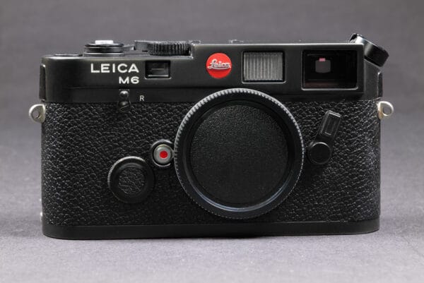 LEICA M6 10404 schwarz analog mit Leder Bereitschaftstasche – Bild 4
