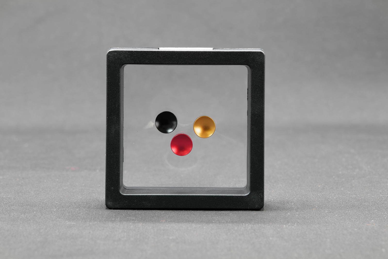 3x Soft Release Button in schwarz, rot, gold farben