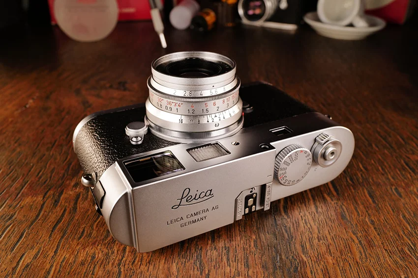 Leica M9-P silber mit 8 Elements Objektiv