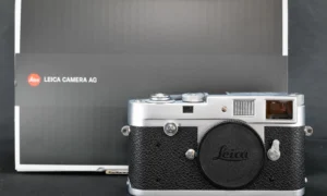 Leica M2 mit Freiluafknopf und M4-P Sucher