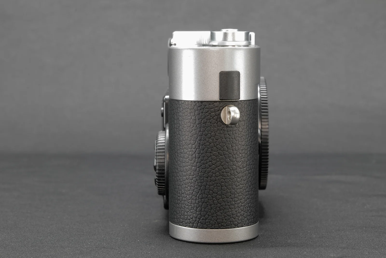LEICA M9 stahlgrau lackiert #10705 Sensor neu ca. 2412 Auslösungen – Bild 9